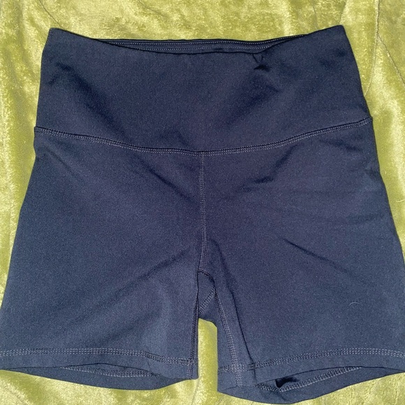 Yogalicious Lux Bike Shorts, size M - Picture 1 of 6